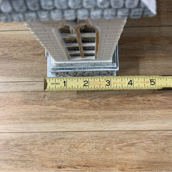 New! Raz Lighted Lantern Snow Globe Glitter Water Church Nativity Religious - Picture 13 of 13